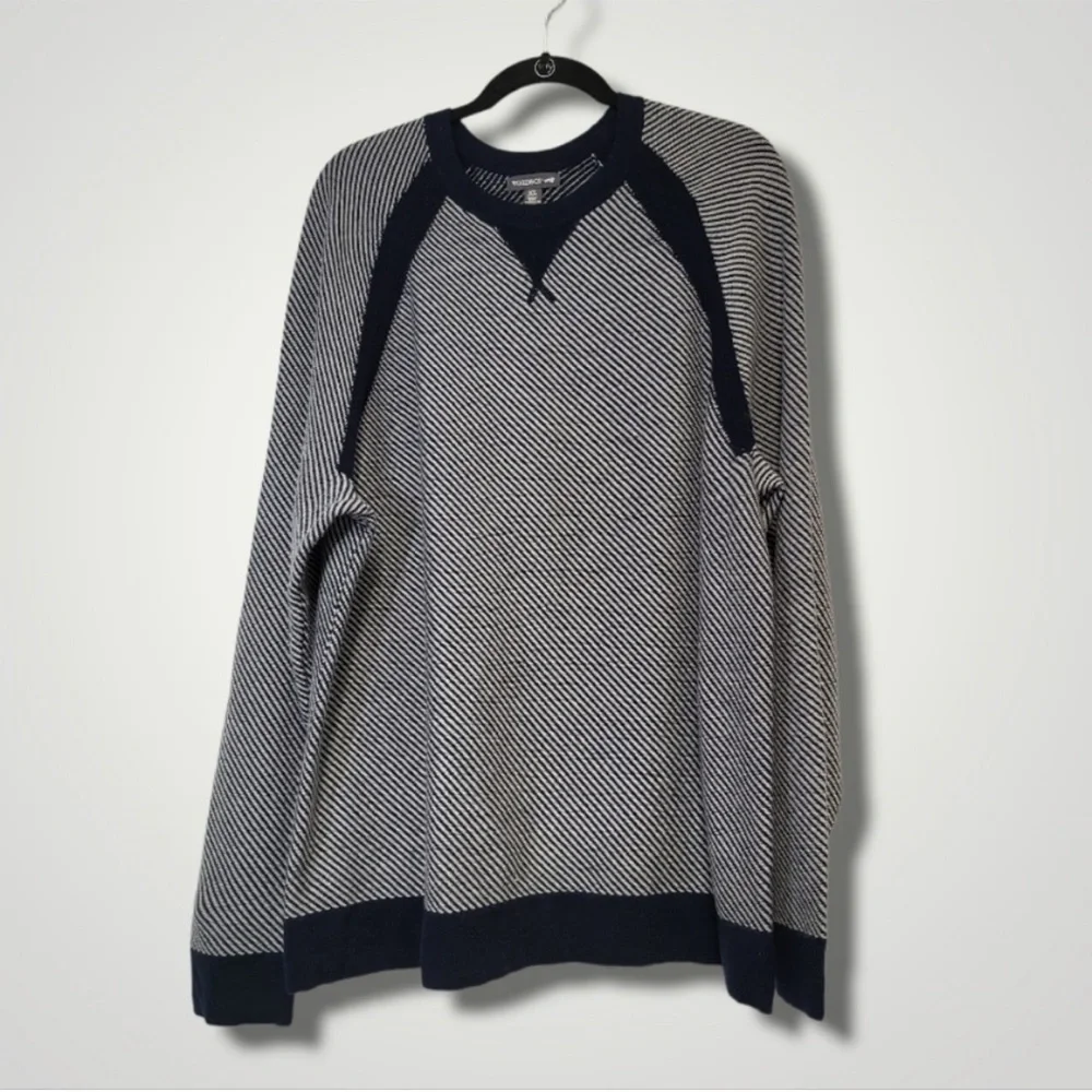 Toad & Co Men’s Lambswool Nylon  Strahlhorn Crew Navy Striped Sweater Large